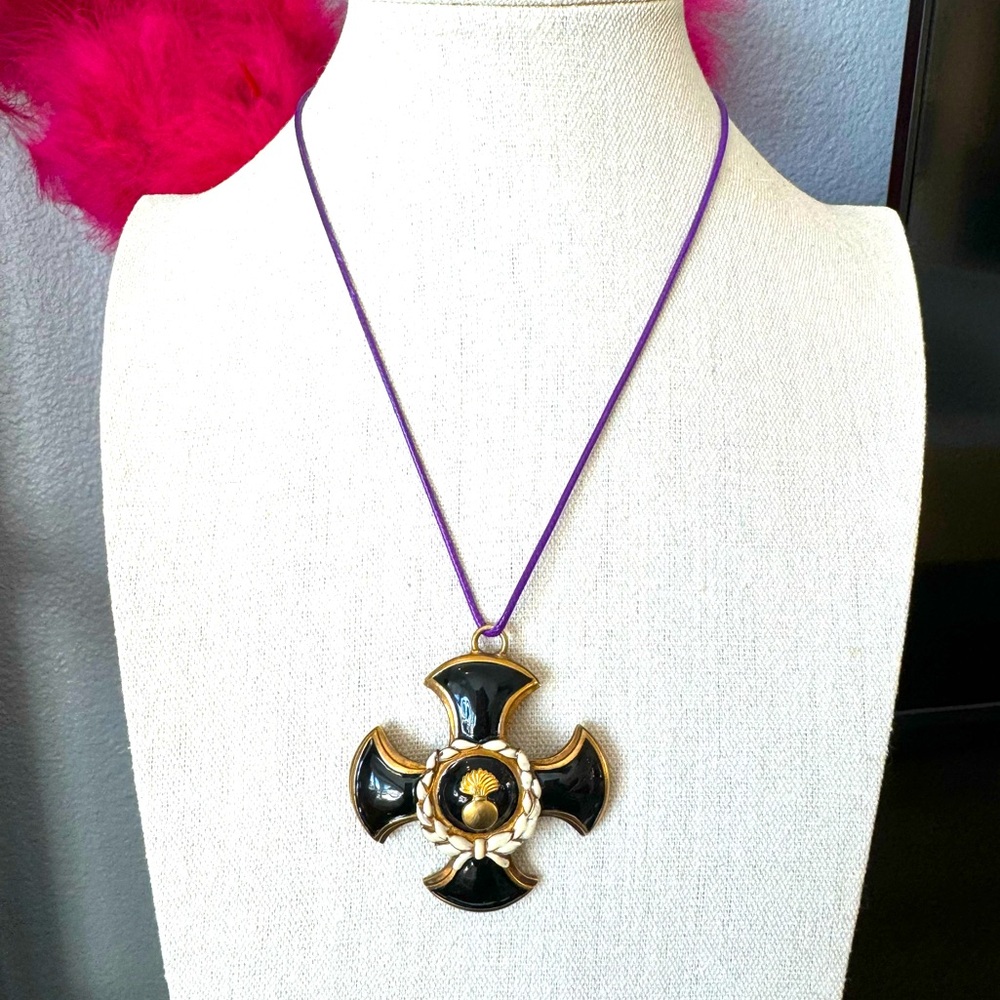 Brass Vintage Crest Medallion Pendant